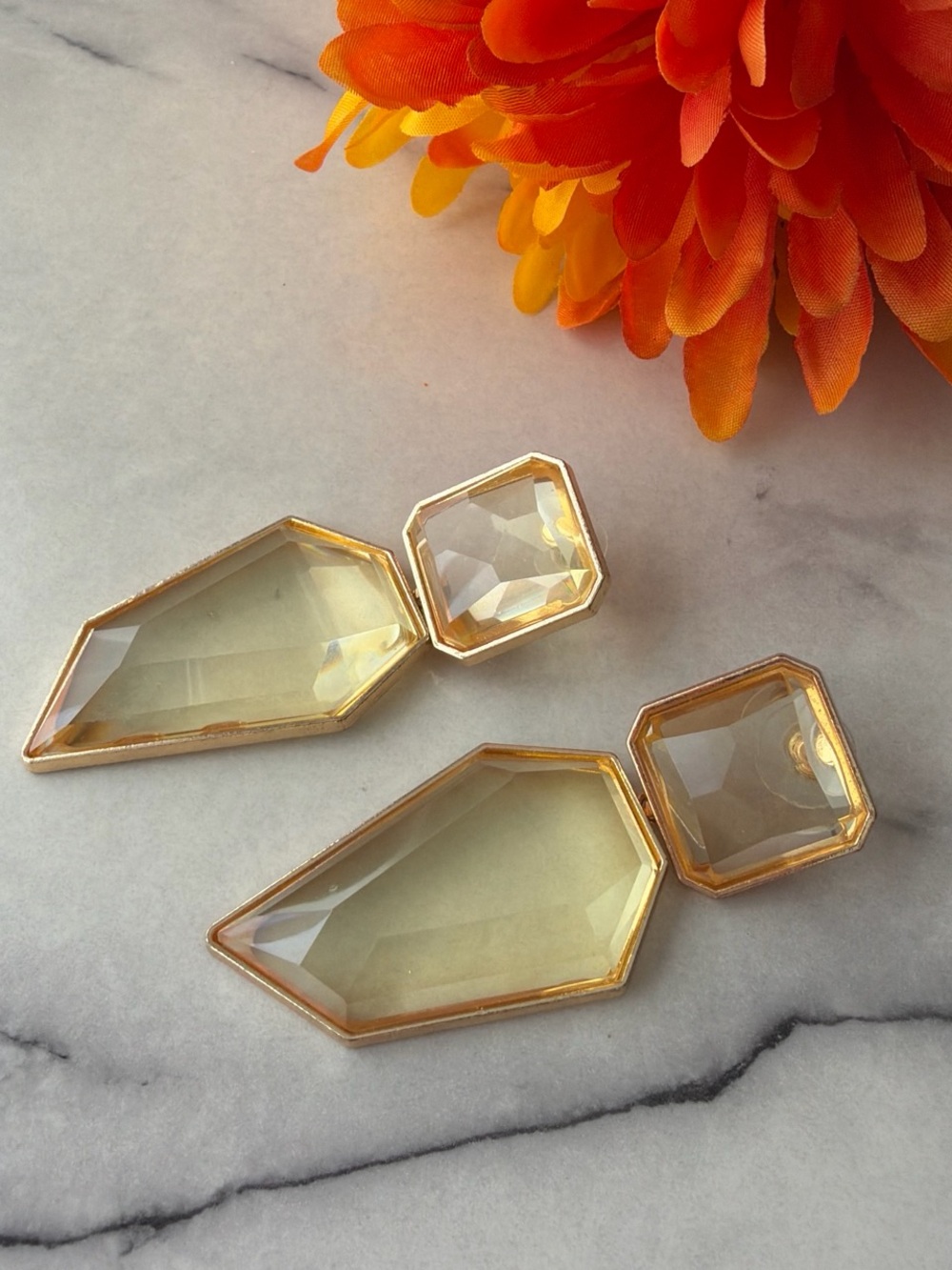 Report Collection Gold-Tone Earrings with Pale Yellow Faceted Stones